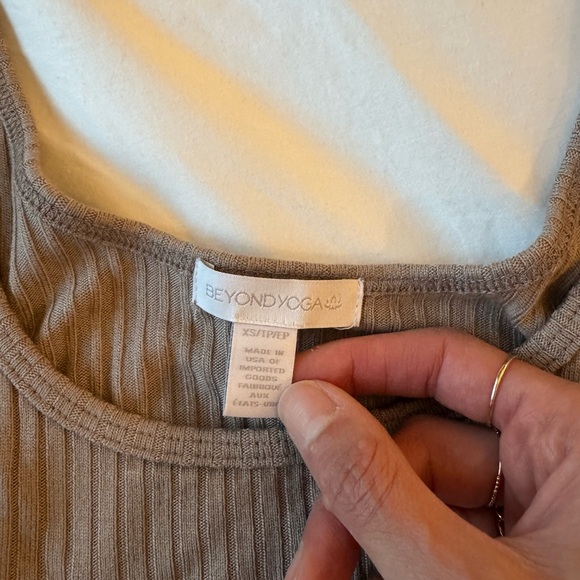 Beyond Yoga Well Traveled Set (Pants, Cardigan, Tank) - Picture 3 of 6